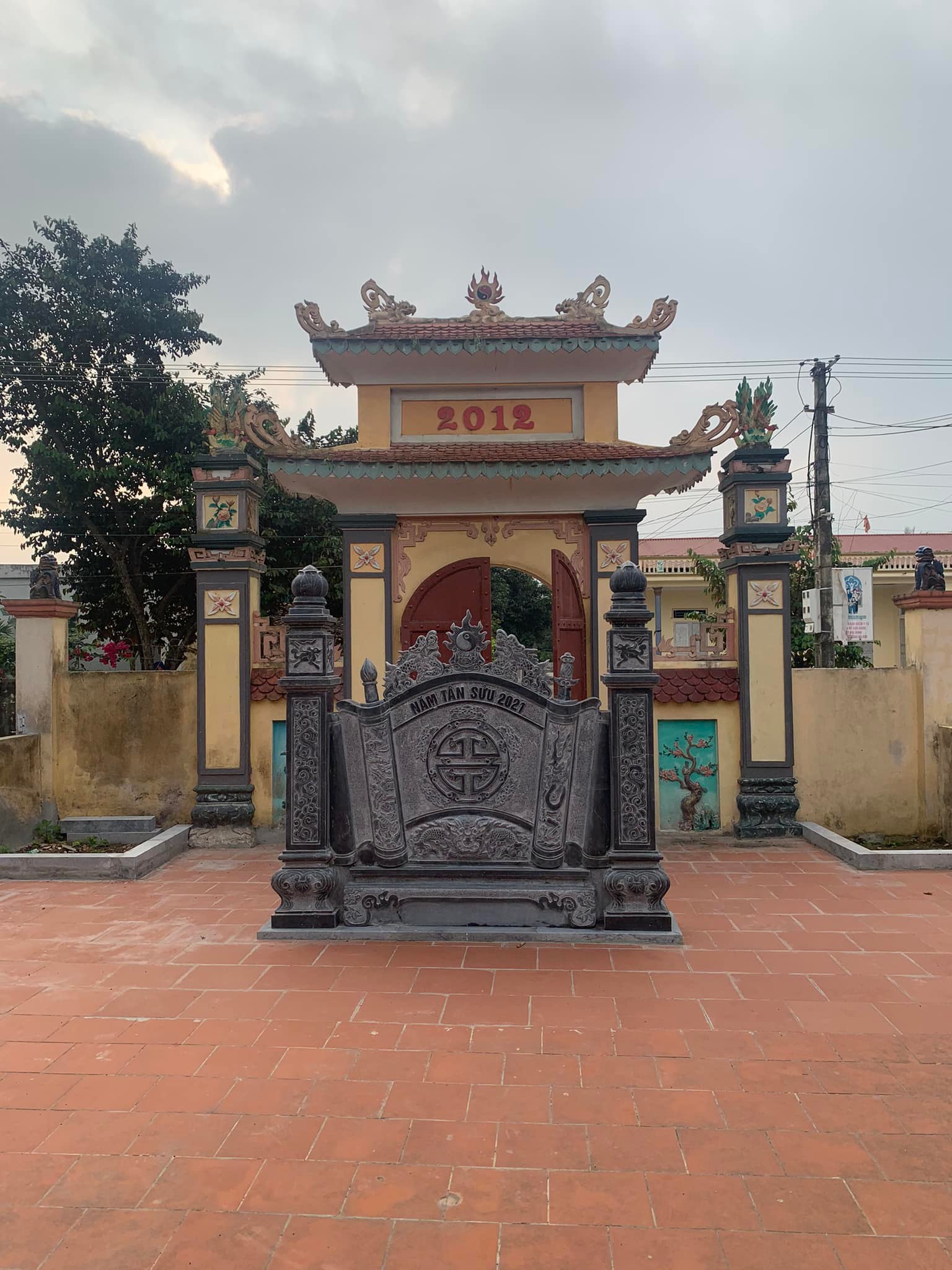 Nhà Thờ Họ Trần Danh Tại Xuân Tín